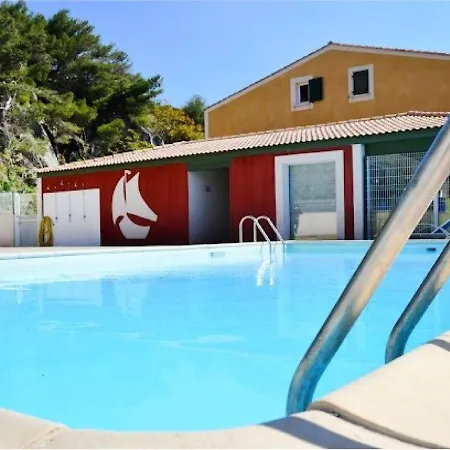Eden Roc 2 By Interhome